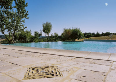 Magnifique château avec piscine et vue imprenable