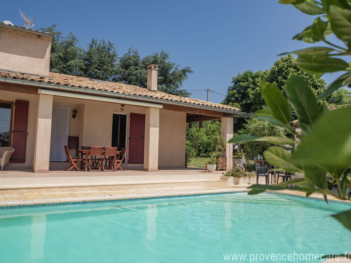 Saint Etienne les Orgues – Maison 177 m2-jardin-piscine -443 000€ FAI