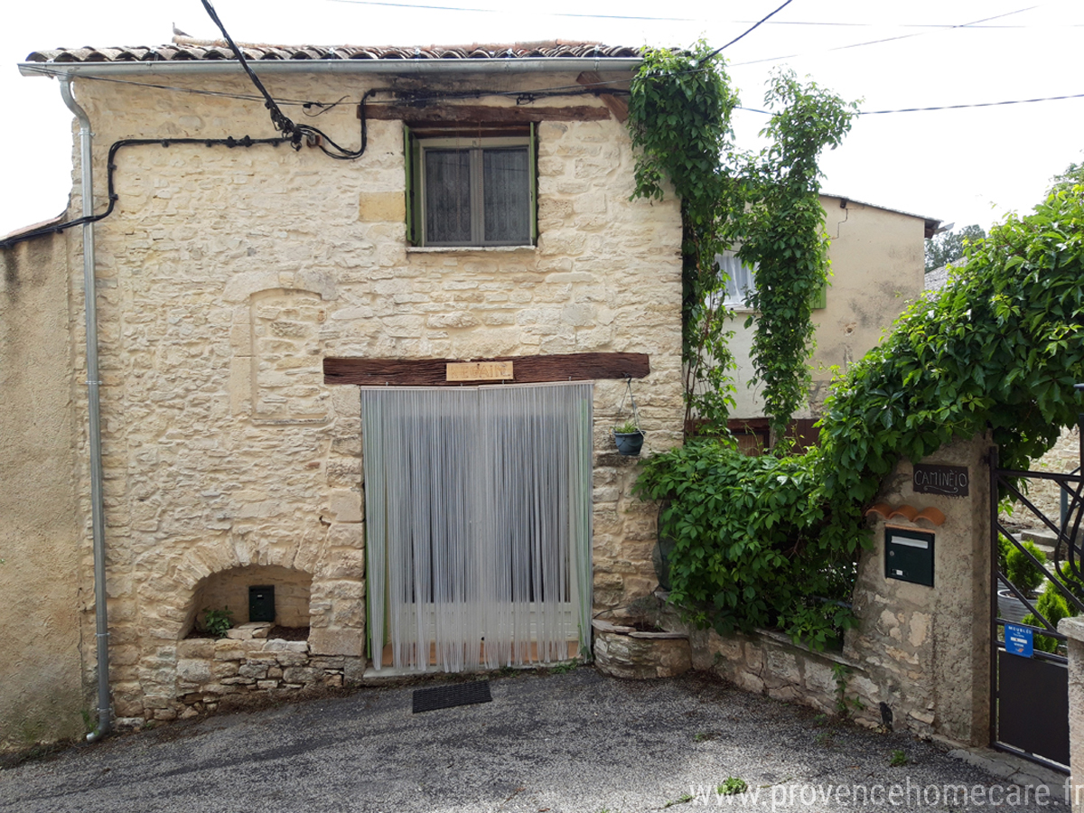 regain-ruelle-maison-cour-barbecue-gite-rural-internet-television-lit-bebe-confort-nature-randonnee-location-saisonniere-vacances-petit-prix-luberon-forcalquier-provence-home-care regain-ruelle-maison-cour-barbecue-gite-rural-internet-television-lit-bebe-confort-nature-randonnee-location-saisonniere-vacances-petit-prix-luberon-forcalquier-provence-home-care